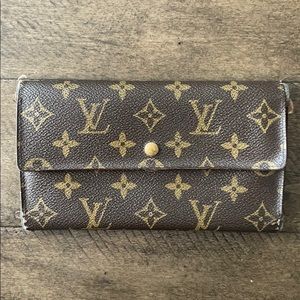 Louis Vuitton Monogram International Wallet